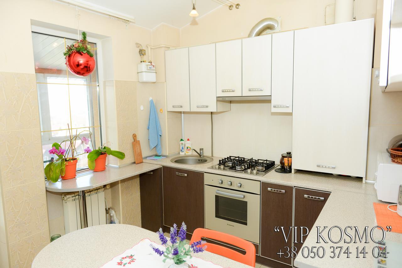 Apart Club Kosmo Apartment Chernivtsi Exterior photo