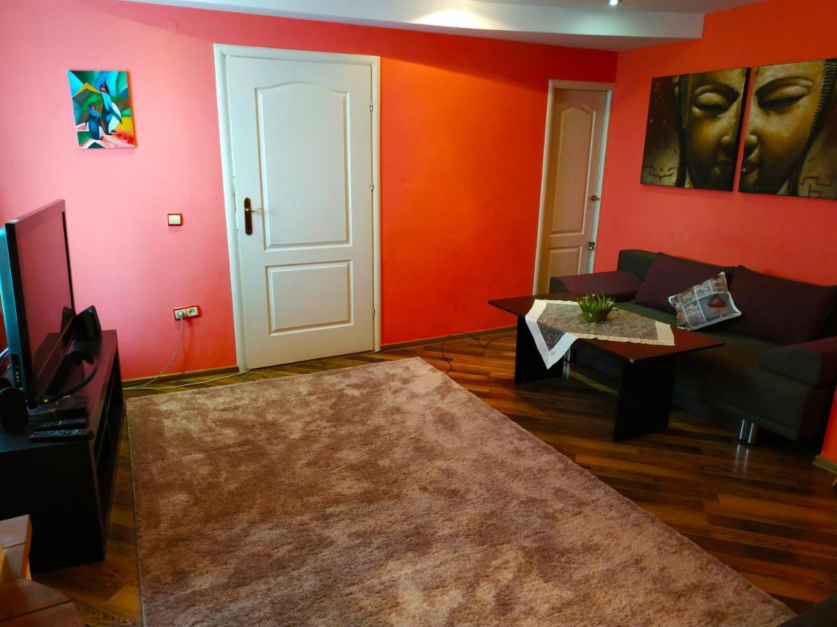 Apart Club Kosmo Apartment Chernivtsi Exterior photo